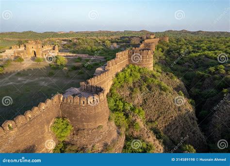 Rohtas Fort: Güçlü Bir Ortaçağ Kale Şaheseri!